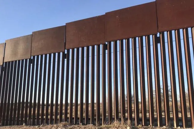 Continuará muro en frontera de Nogales
