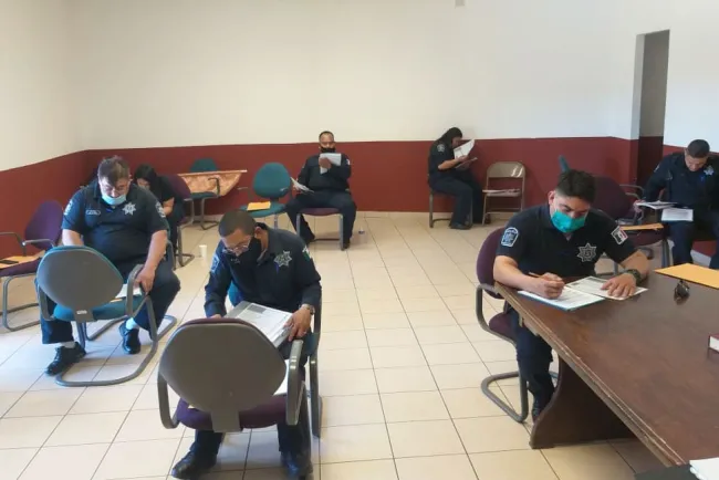 Concluye capacitación a agentes