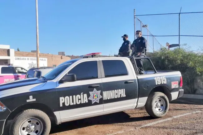 Amagan con arma de fuego a una empleada