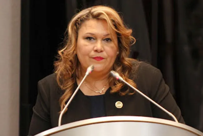 Cabildean exhorto de la Gobernadora en Congreso