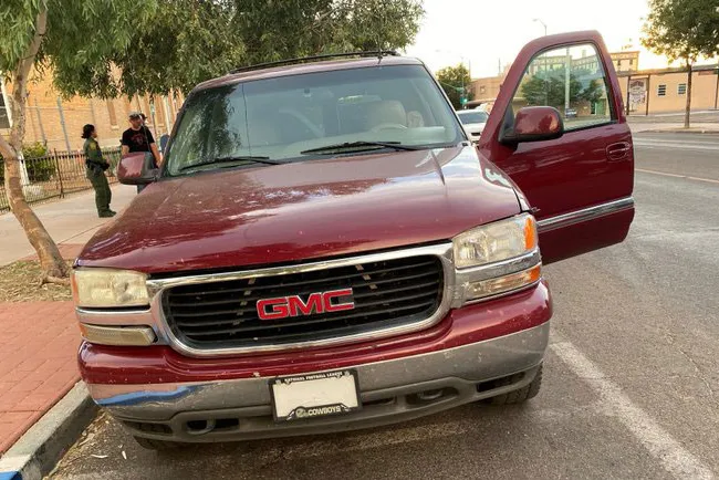 Llevaba cadáver e indocumentados