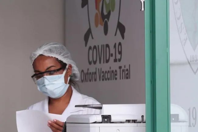 Vacuna contra covid-19 de AstraZeneca y Oxford da resultados positivos