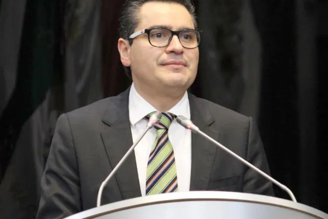 Juicio político es en contra de funcionaria: Gildardo Real