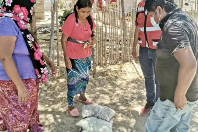 Llevan apoyo alimentario a Seris