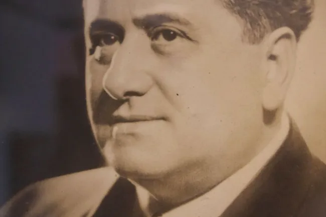 Premiarán escultura de Alfonso Ortiz Tirado