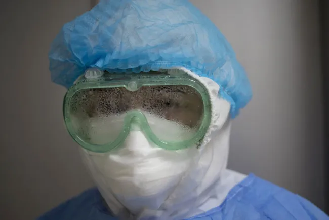 Recomiendan gafas contra Covid-19