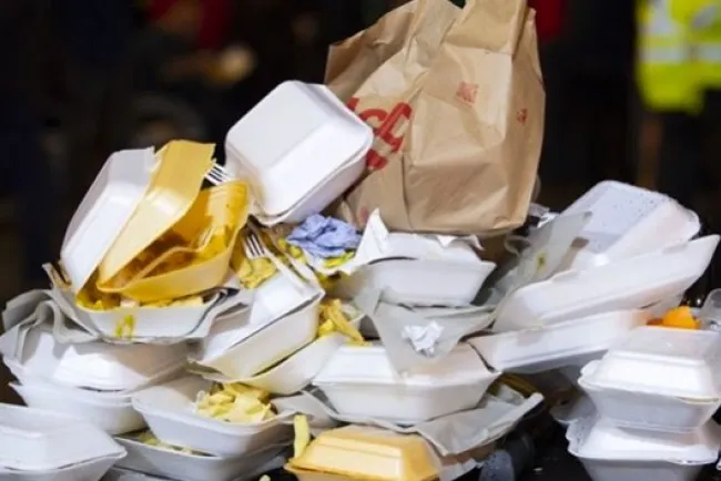 Oaxaca primer estado en prohibir venta de refrescos y alimentos chatarra a menores de edad.