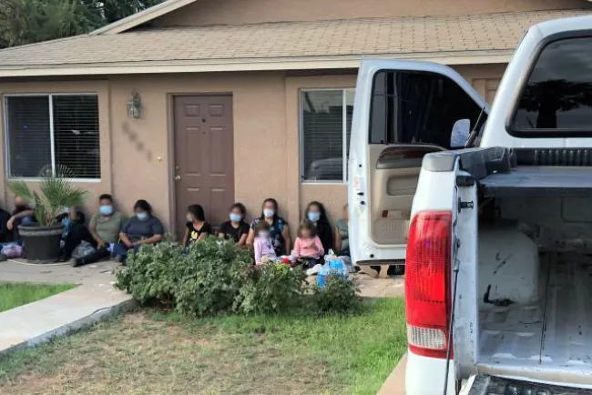 Arrestan a 30 indocumentados