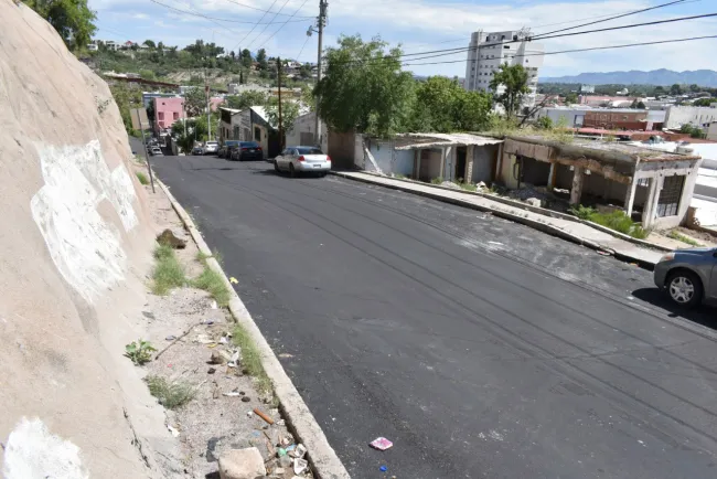Continúa permanente campaña de bacheo