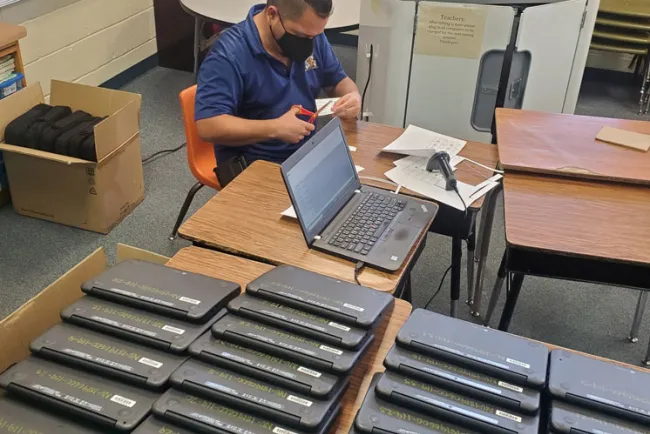 Inician clases virtuales en Condado Santa Cruz