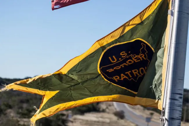 Cae agente de la BP con droga