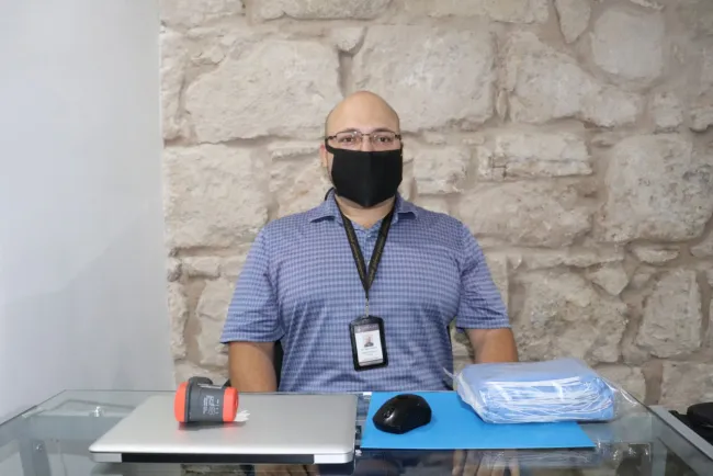 Recibe Alcalde donación de cubre-bocas de Súper del Norte