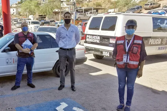 Entregan cinco mil cubre-bocas