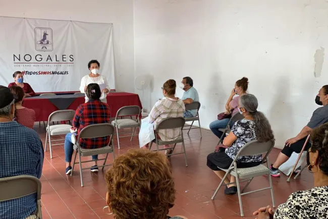 Otorga Alcalde apoyos a familias vulnerables