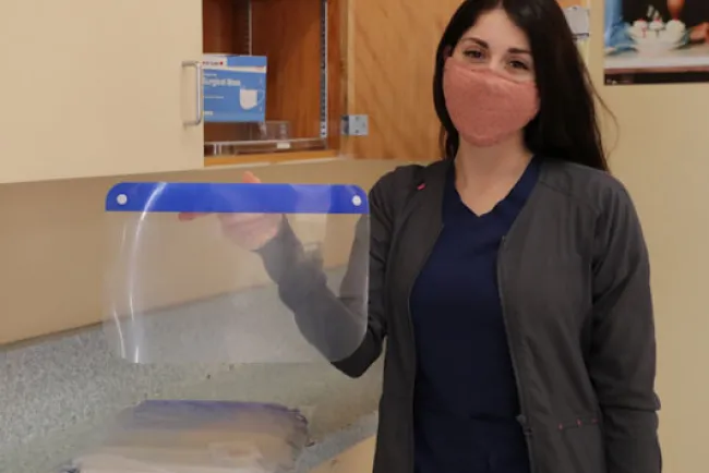 Dotarán a escuelas “equipo de inicio”