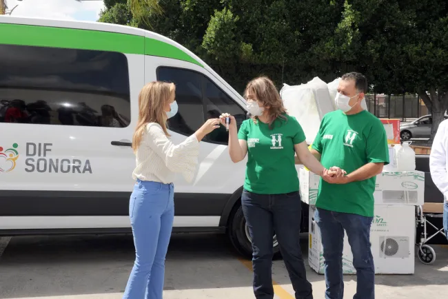 Entregan apoyo a “Casa de Abuelos”