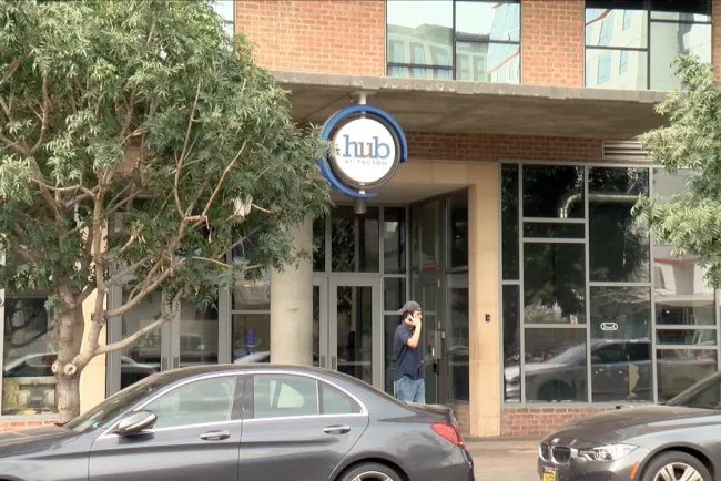 Denuncian brote de Covid-19 en UofA