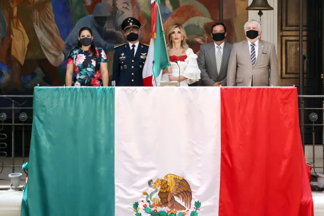 Realiza Gobernadora Grito de Independencia