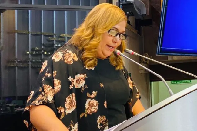 Presenta Diputada iniciativa pro policías