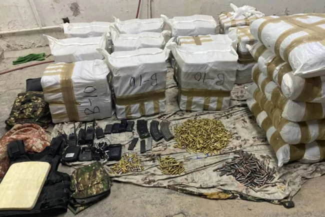 Decomisan casi media tonelada de “cristal”