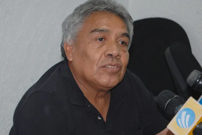 Continúan pagos de becas municipales