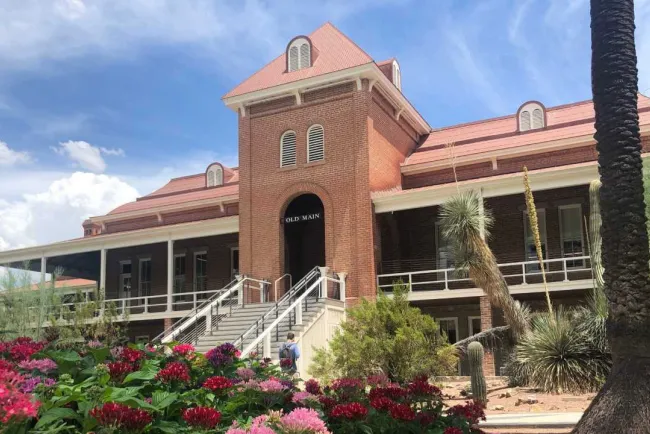 Mantiene Universidad aislamiento a estudiantes