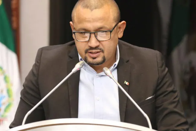 Reitera Diputado respeto a mujeres