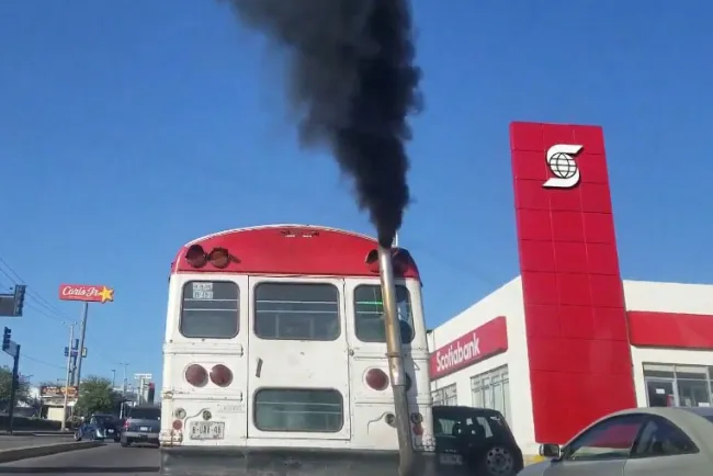 Persiste contaminación por humo en la frontera