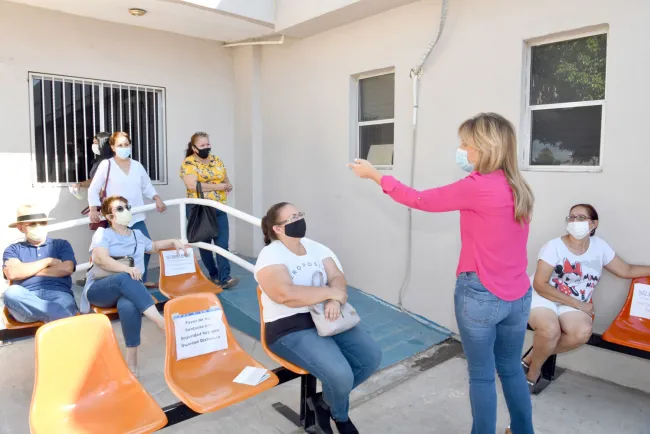 Supervisa atención en Centro de Salud