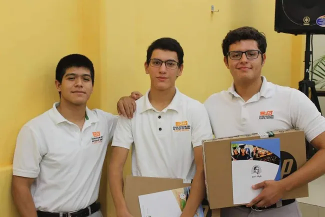 Domina Cobach concurso de Matemáticas