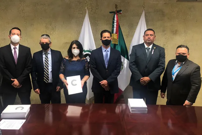 Recibe Congreso del Estado Quinto Informe de Gobierno