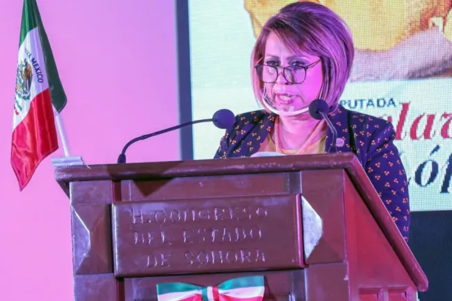 Rinde Miroslava Luján su informe legislativo