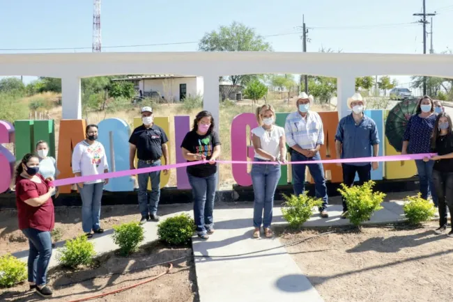 Reciben habitantes obras de beneficio