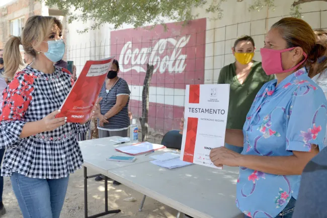 Entrega Gobernadora títulos de propiedad