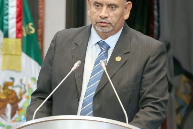 Reconoce Presidente a las y los médicos por su día