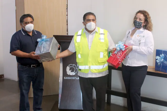 Reconocen labor de los médicos