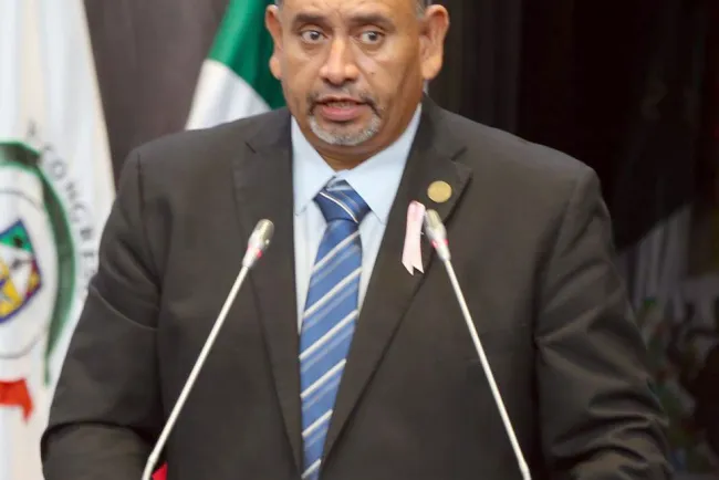 Presenta Diputado Carlos Navarrete Aguirre iniciativa