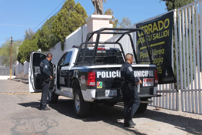 Lucen panteones cerrados