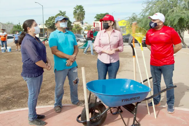 Trabajan en rehabilitación de parque