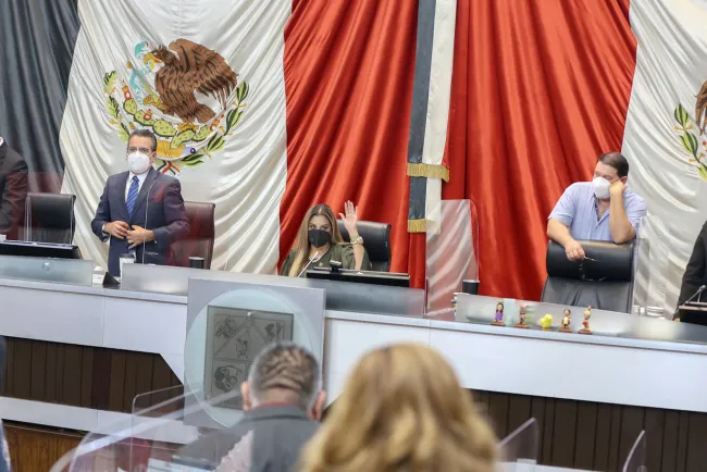 Es por Ley uso de cubre-bocas