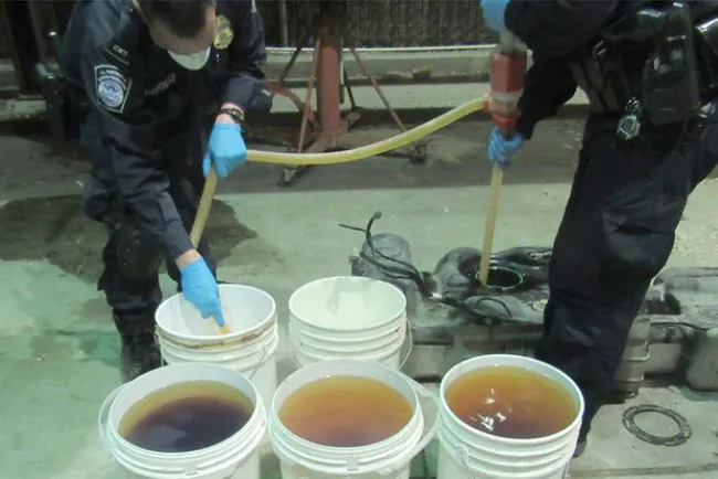 Decomisan  metanfetamina líquida en San Luis, Arizona