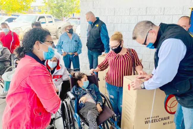 Cubren necesidad de sillas de ruedas