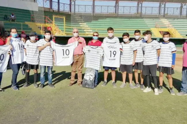 Apoya Diputado Filemón Ortega Quintos a deportistas