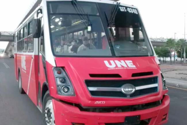 Sólo con cubre-bocas se subirán a camión