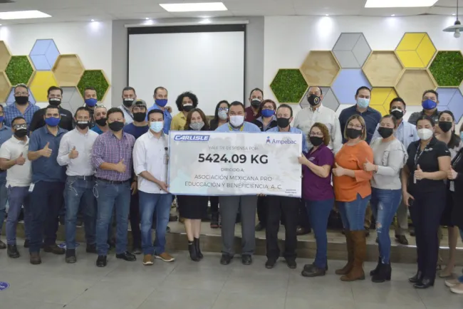 Apoyan trabajadoresa Banco de Alimentos