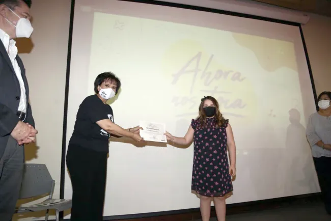 Premian visión de niñas y niños