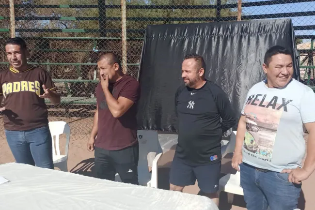 Visita diputado Orlando Salido a habitantes de la colonia Allende