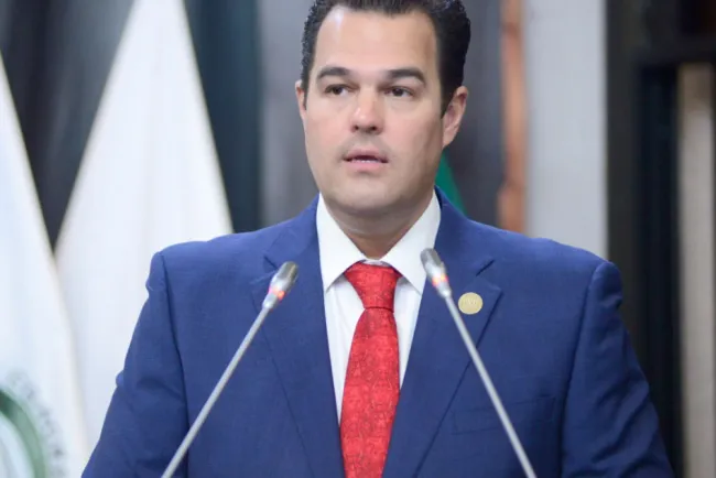 Urge profesionalizar a funcionarios: Diputado