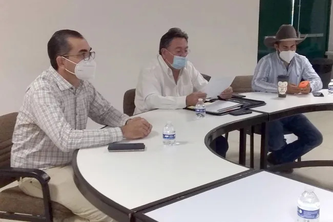 Solicitan ganaderos solución a sequía