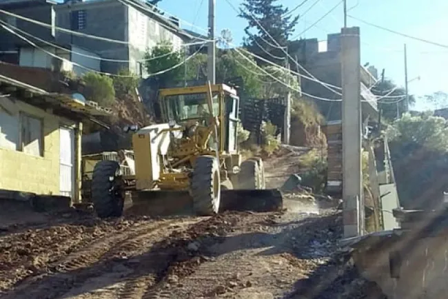 Atienden solicitudes de los vecinos